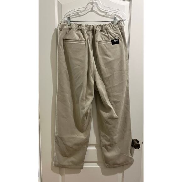 IZZUE Men’s Pleated Corduroy Trouser - Picture 3 of 11